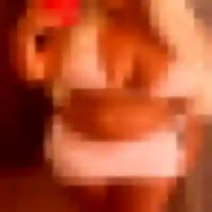 Alexandra (34 ans) à Antibes propose une rencontre rapidement