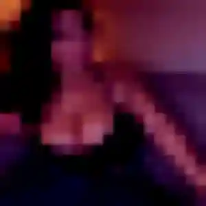 Coralie, femme de 22 ans cherche rencontre libertine à Bougival