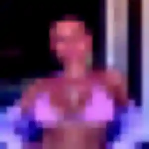 Belle Hajar, 31 ans à Bruges - voir sa photo