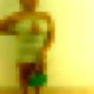 Découvre Oumaima, 30 ans à Cenon en privé