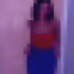 Photo de Leonore à Charbonnières-les-Bains (36 ans) - rencontre libertine discret