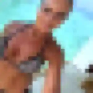 Debora, 20 ans, connectée à Chartres pour une rencontre coquine