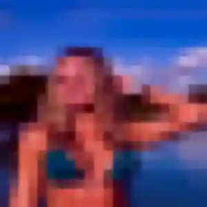 Charlotte, 23 ans, connectée à Entrelacs pour une rencontre coquine
