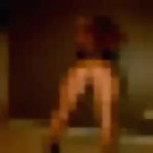 Flore, femme de 25 ans propose rencontre libertine à Gennes-Val-de-Loire
