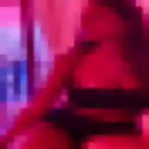 Photo de Ariane à La Bouilladisse (20 ans) - rencontre libertine discret