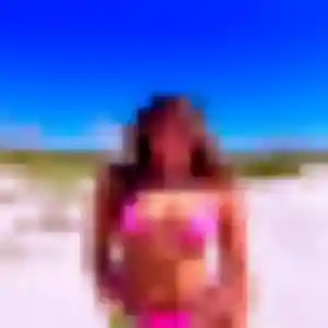 Wahiba, 20 ans, dispo pour rencontre libertine à Lannion