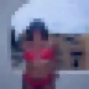 Louisa, 23 ans, en ligne à Léognan pour une rencontre coquine