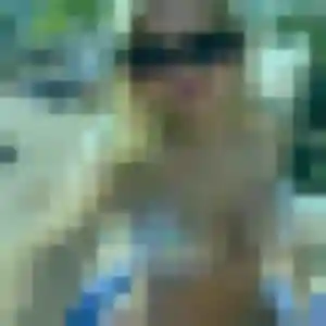 Emma, femme de 23 ans propose rencontre libertine à Lons-le-Saunier