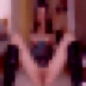 Photo exclusive de Eglantine, 23 ans à Neuville-de-Poitou - plan discret