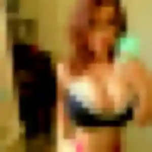 Paloma, 21 ans, connectée à Saint-Gilles pour un rencontre libertine