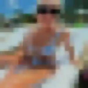 Photo de Uranie à Saint-Joseph (33 ans) - rencontre libertine gratuit