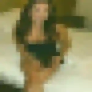 Photo exclusive de Karine, 24 ans à Saint-Julien-les-Villas - plan discret