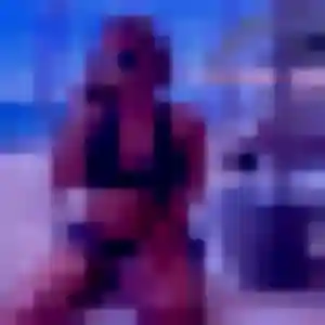 Urielle, 45 ans, connectée à Saint-Privat-des-Vieux pour une rencontre coquine