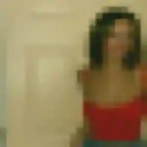 Eglantine, 24 ans, connectée à Tarbes pour une rencontre coquine