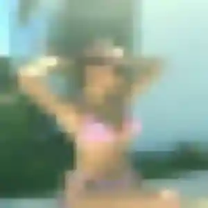 Profil de Flore à Villefranche-de-Rouergue (32 ans) - rencontre libertine sans inscription