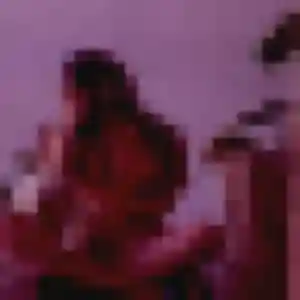 Louisa, 24 ans, en ligne à Viroflay pour une rencontre coquine